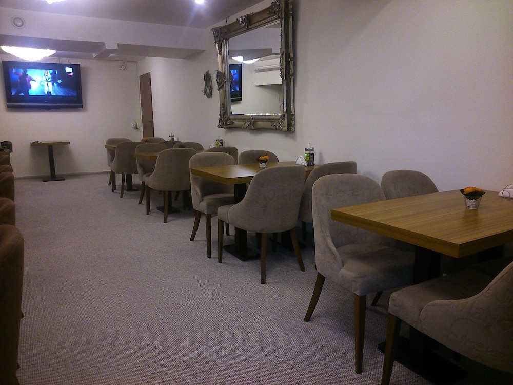 LINA HOTEL 41/49