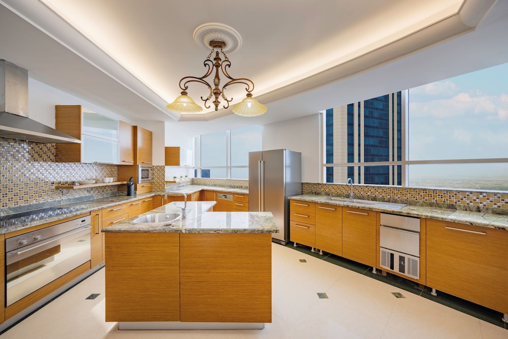 Dusit Hotel And Suites 4/64