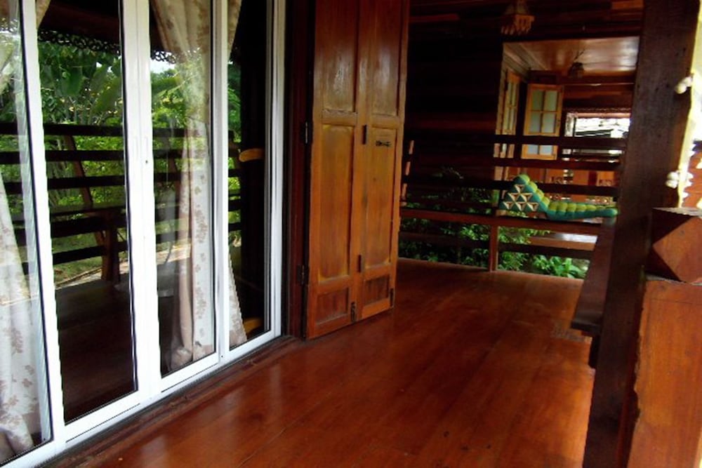 T.R. Guesthouse 48/68