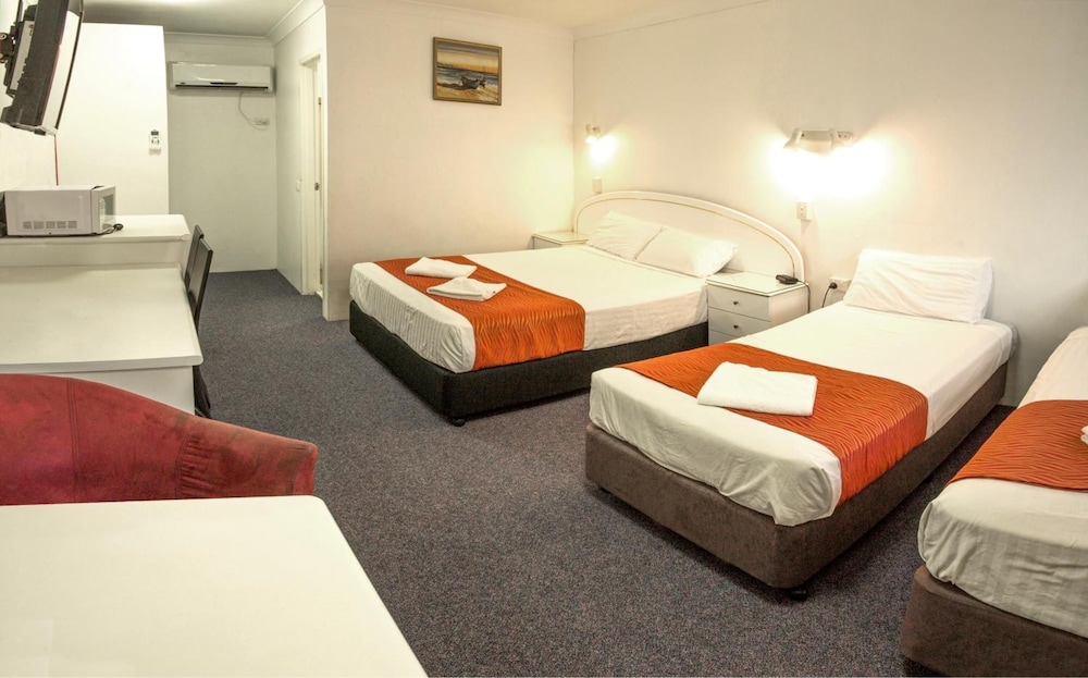 CALICO COURT MOTEL 3/15