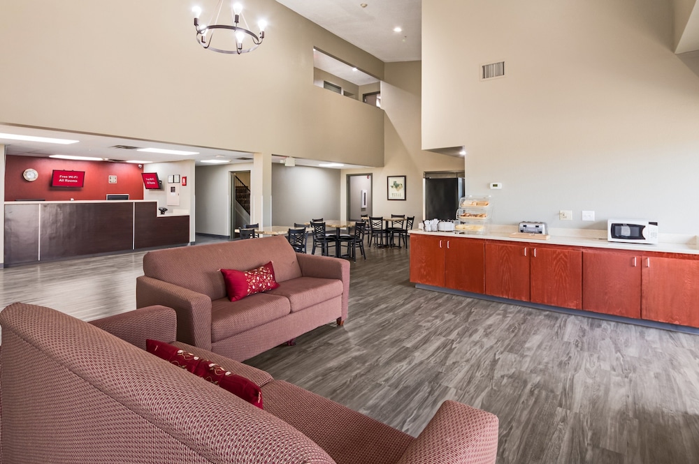 Red Roof Inn & Suites Austin East - Manor 8/22