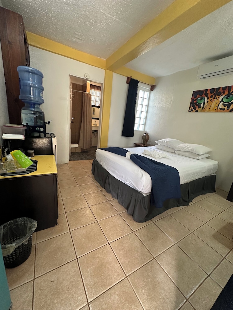 All Seasons Guest House 16/50