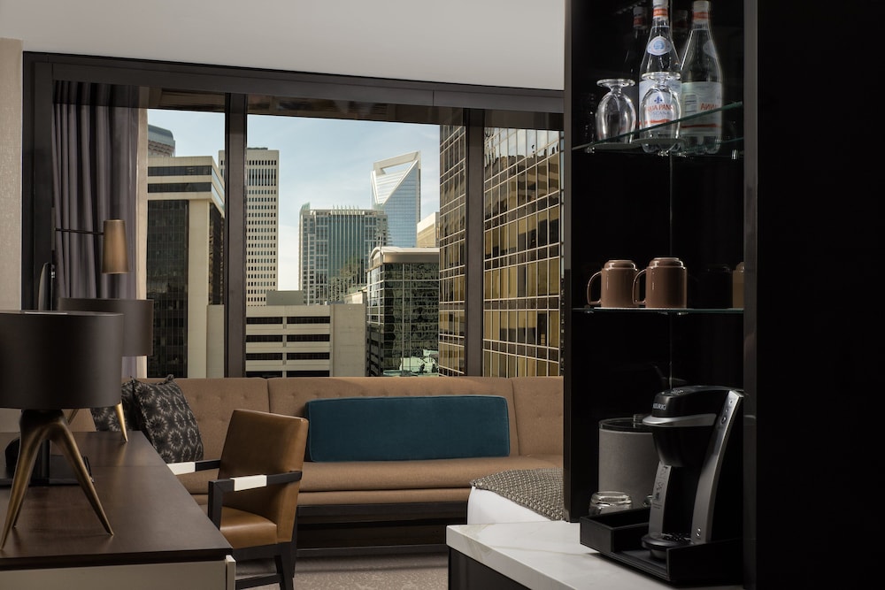 Omni Charlotte Hotel 53/70