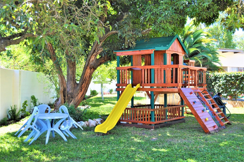 Natwange Backpackers 13/36