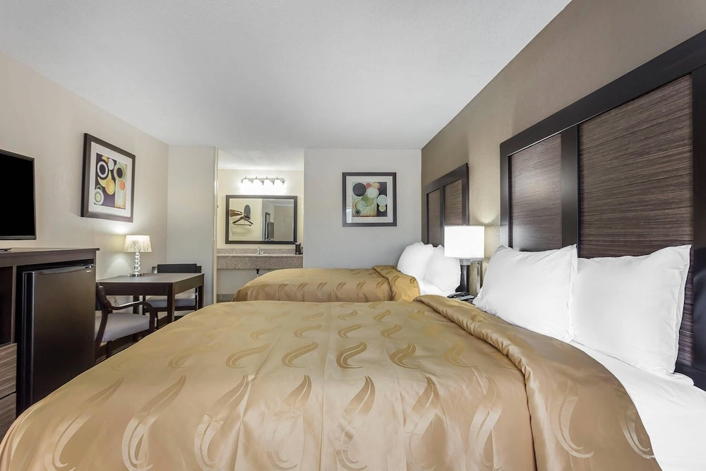 Standard, 2 Double Beds