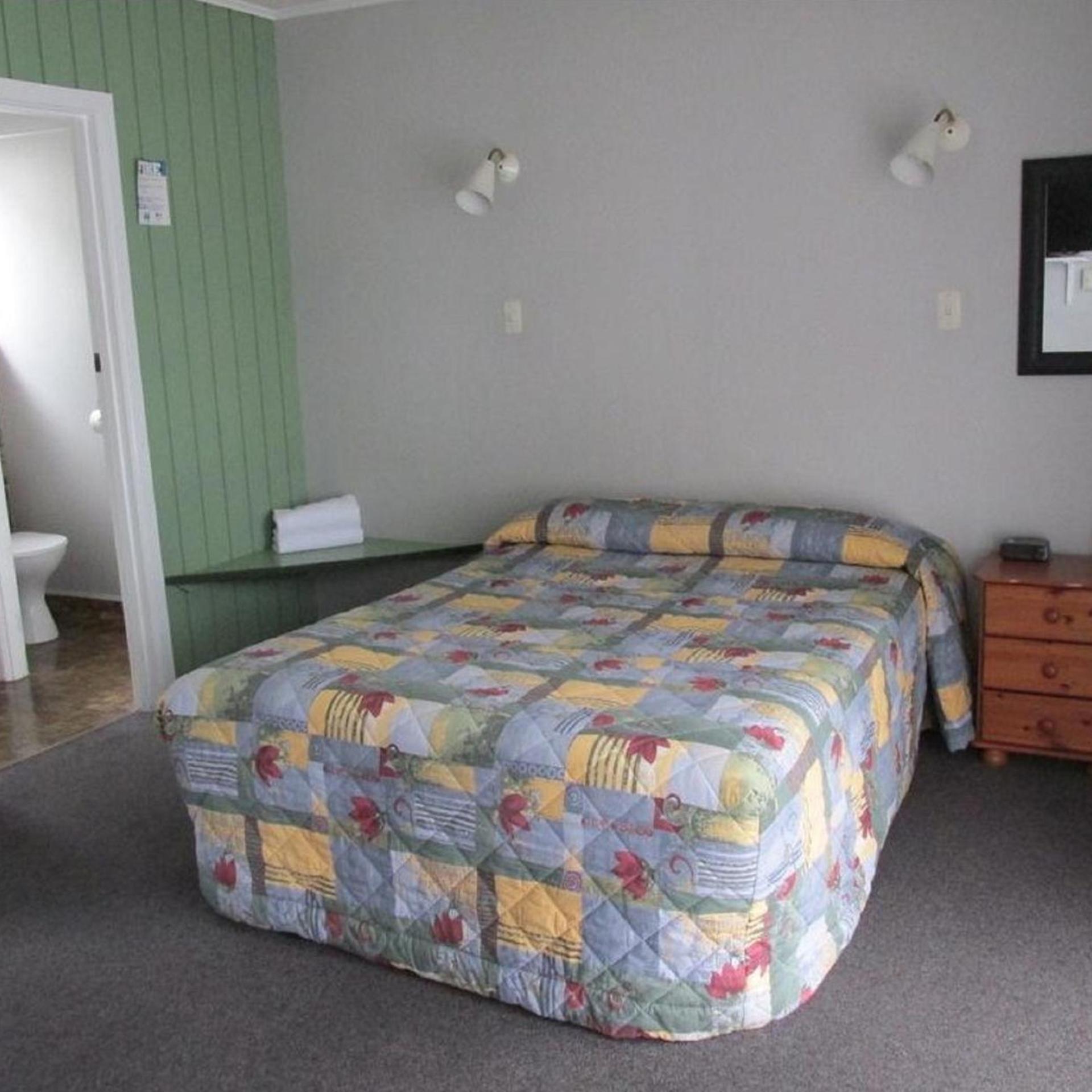Camberley Court Motel 9/26