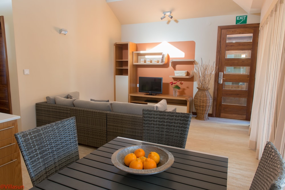 Villa Sun 38/50