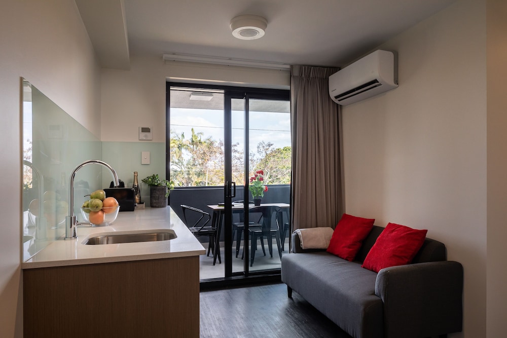 Ascot Budget Inn 58/77