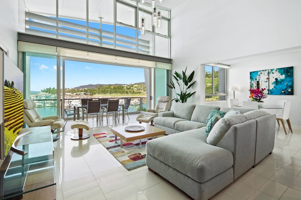 Peninsula Airlie Beach 34/50