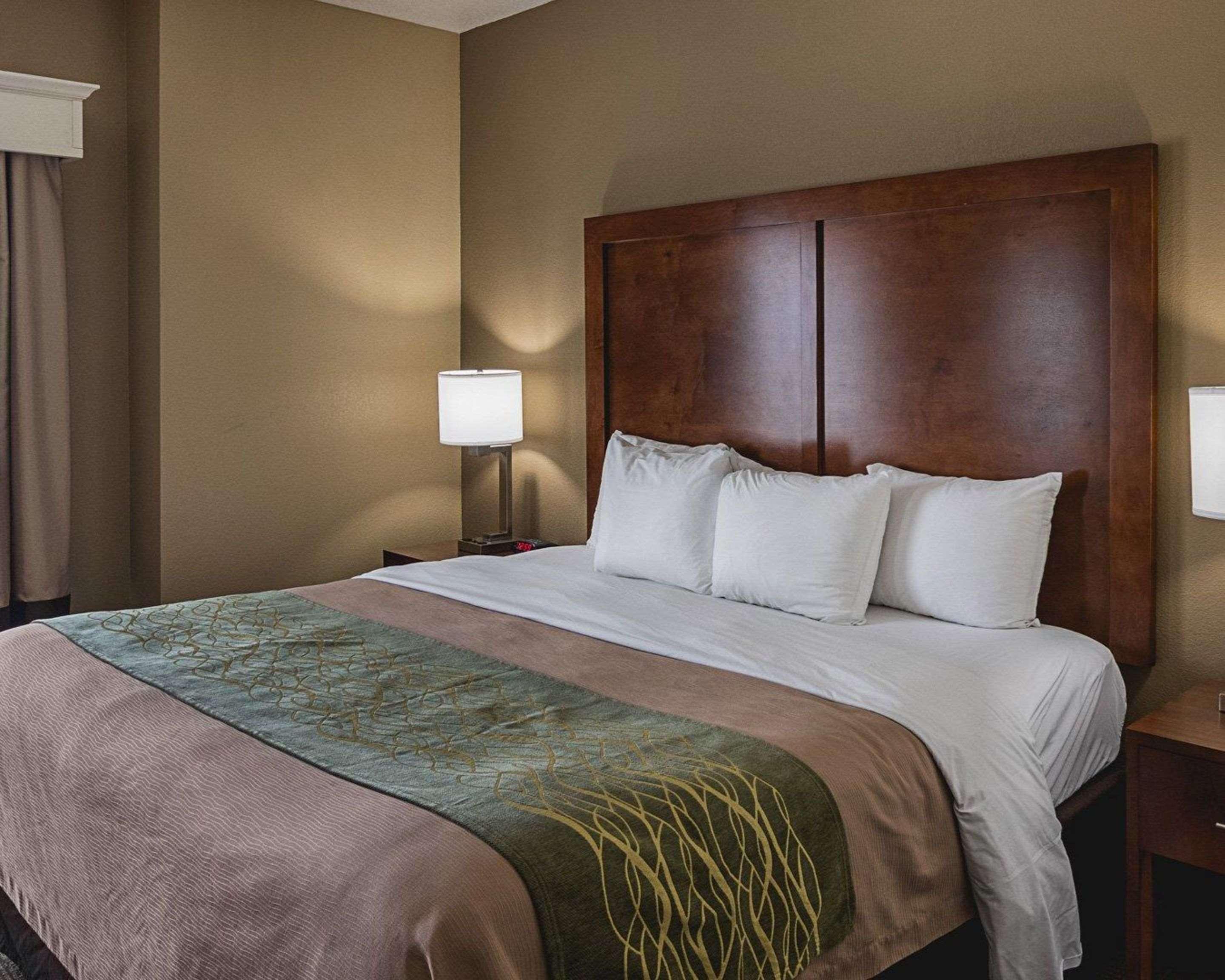 جناح بسرير كينج، Comfort Inn Midland South I-20, TX 3/3