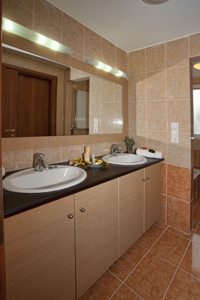 Villa Frati Gorge 46/50