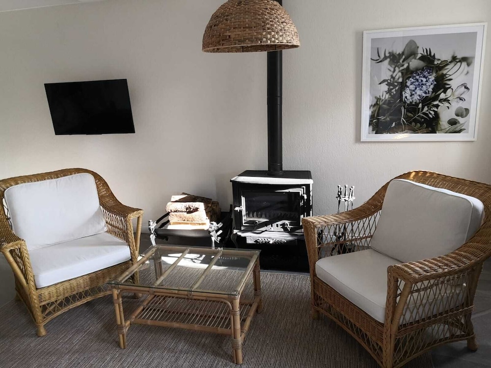 Zigo's Hotel 67/73
