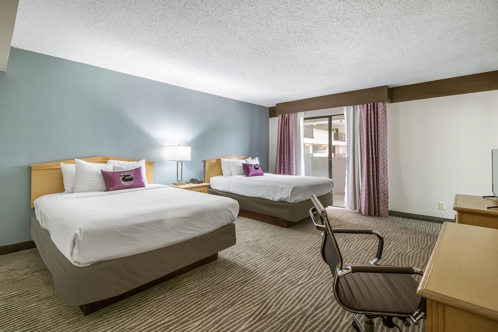 Clarion Hotel Jackson Northwest 11/32