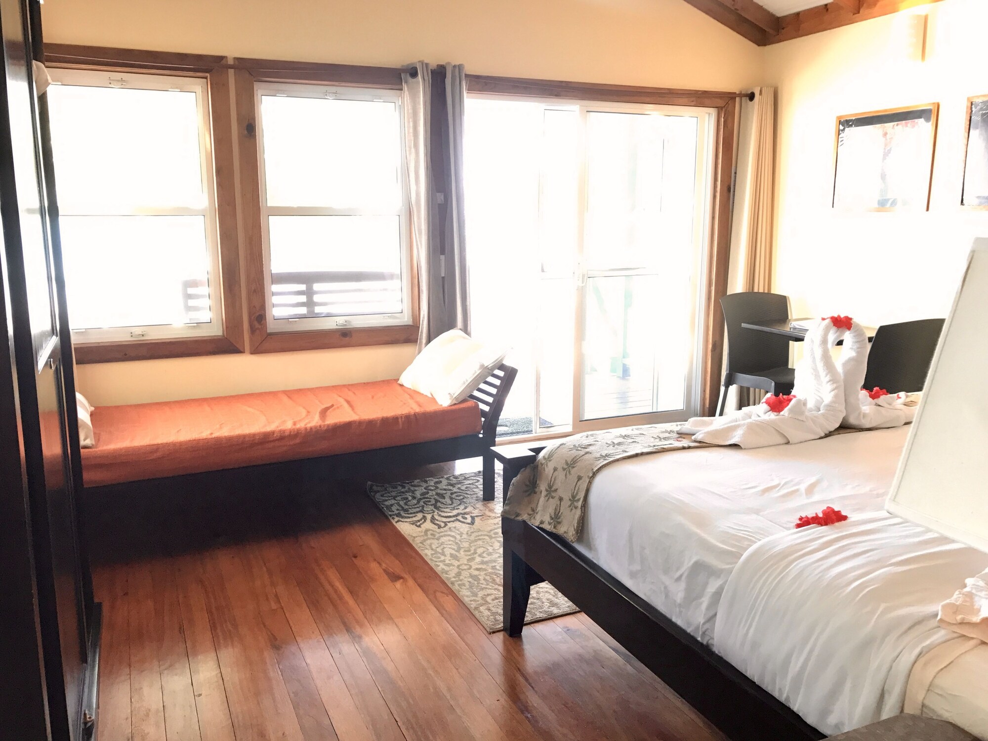 Premium, Suite, King Bed, Beach Side, Patio