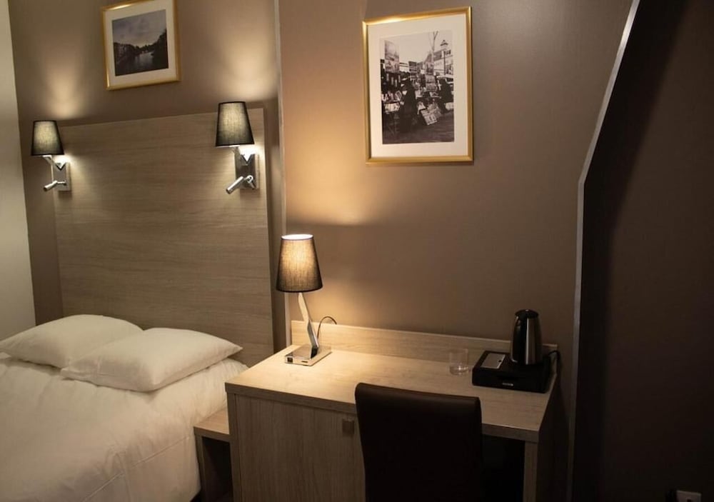 Paris Rooms & Dreams Hotel 11/21