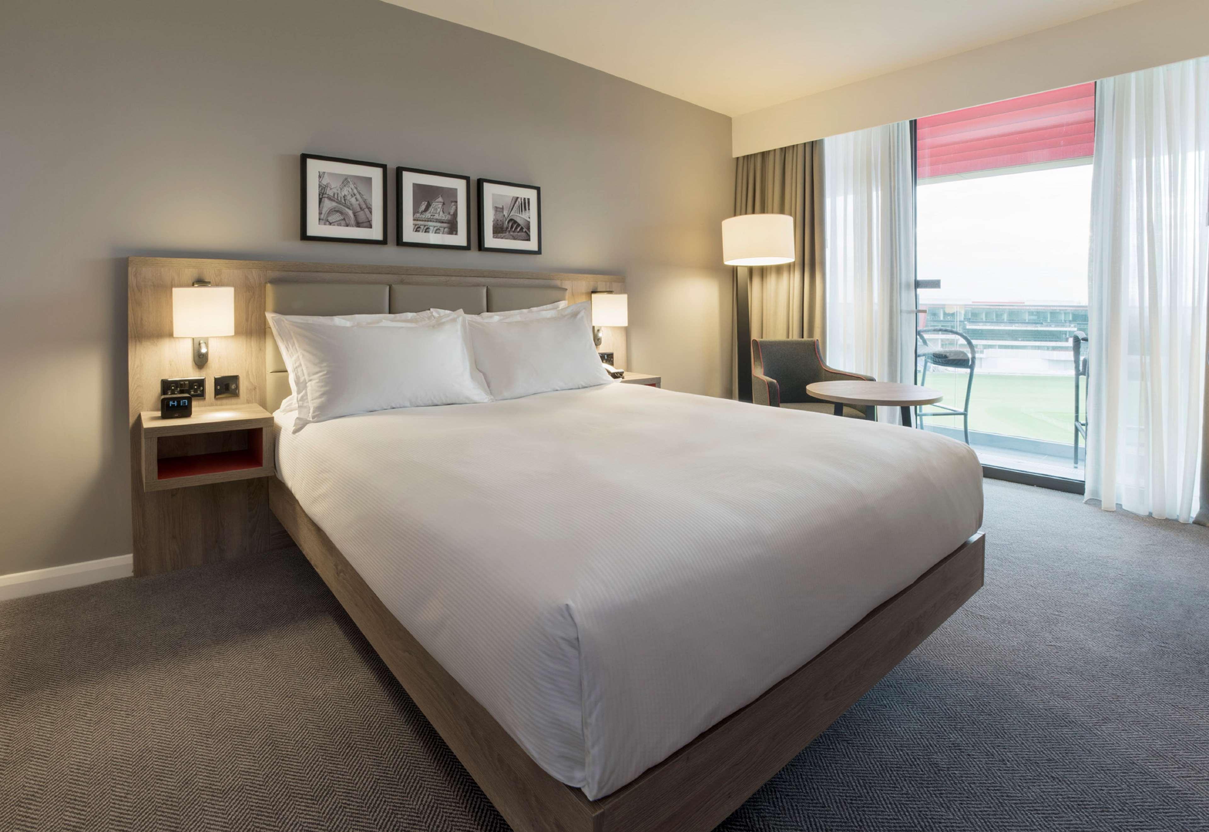 ROOM, KING BED, PITCH VIEW, SOFA, BALCONY