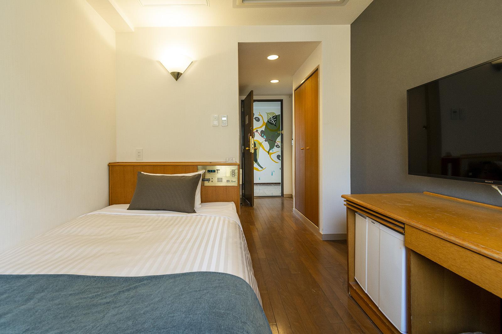 Semi Room, Semi Double Bed