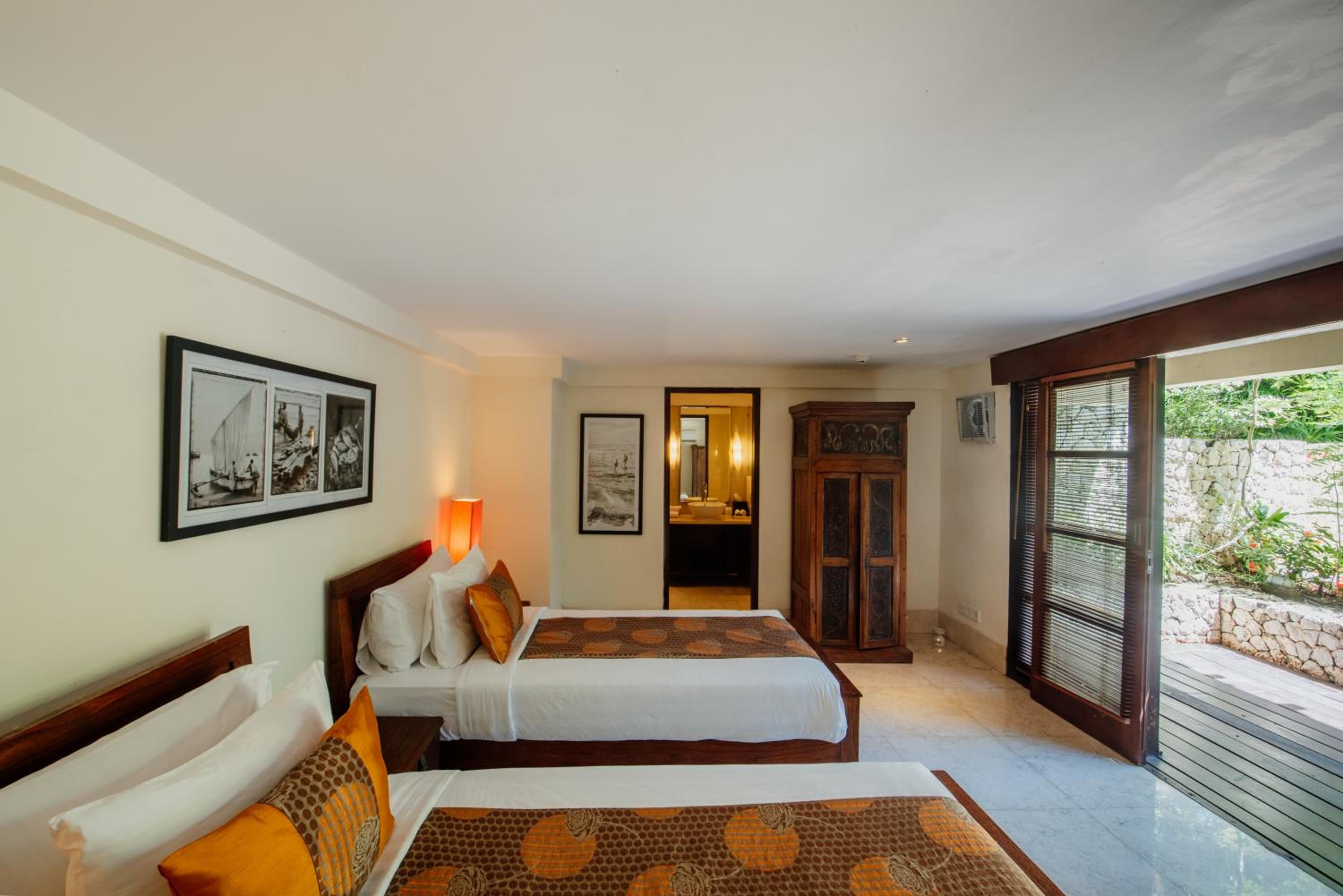 4 Bedrooms, Pool, Villa