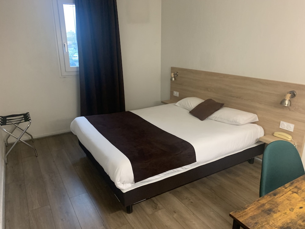 Hotel des Etats Unis 9/36