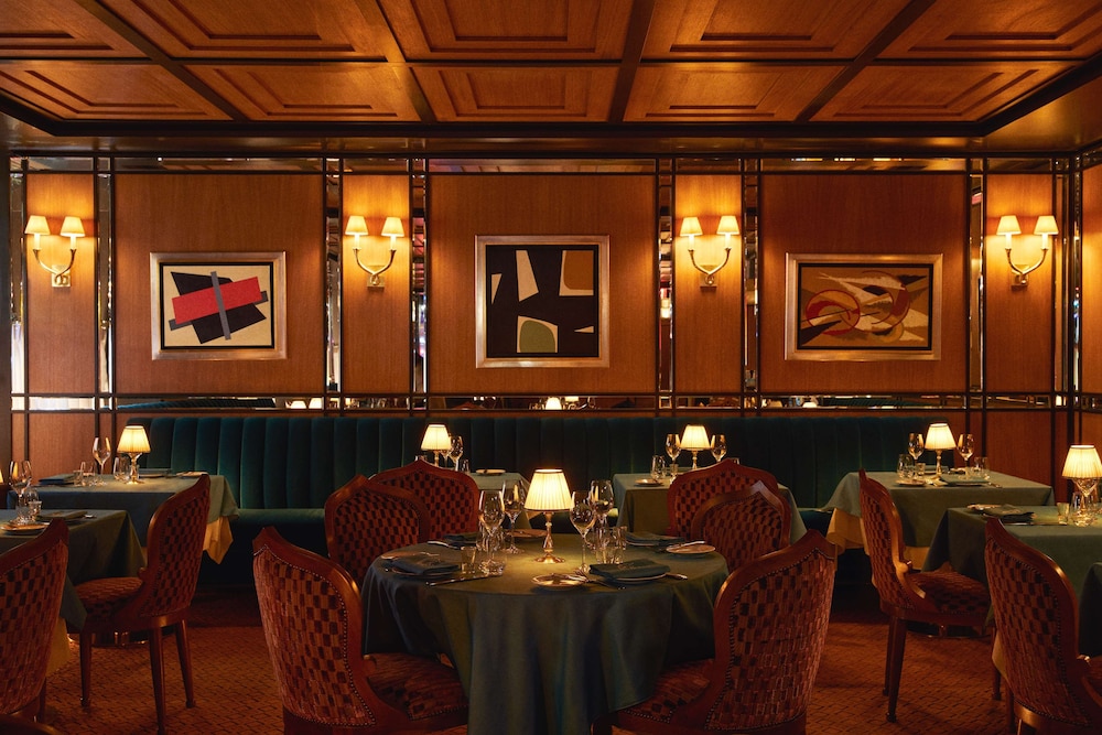The Mark Hotel 66/80