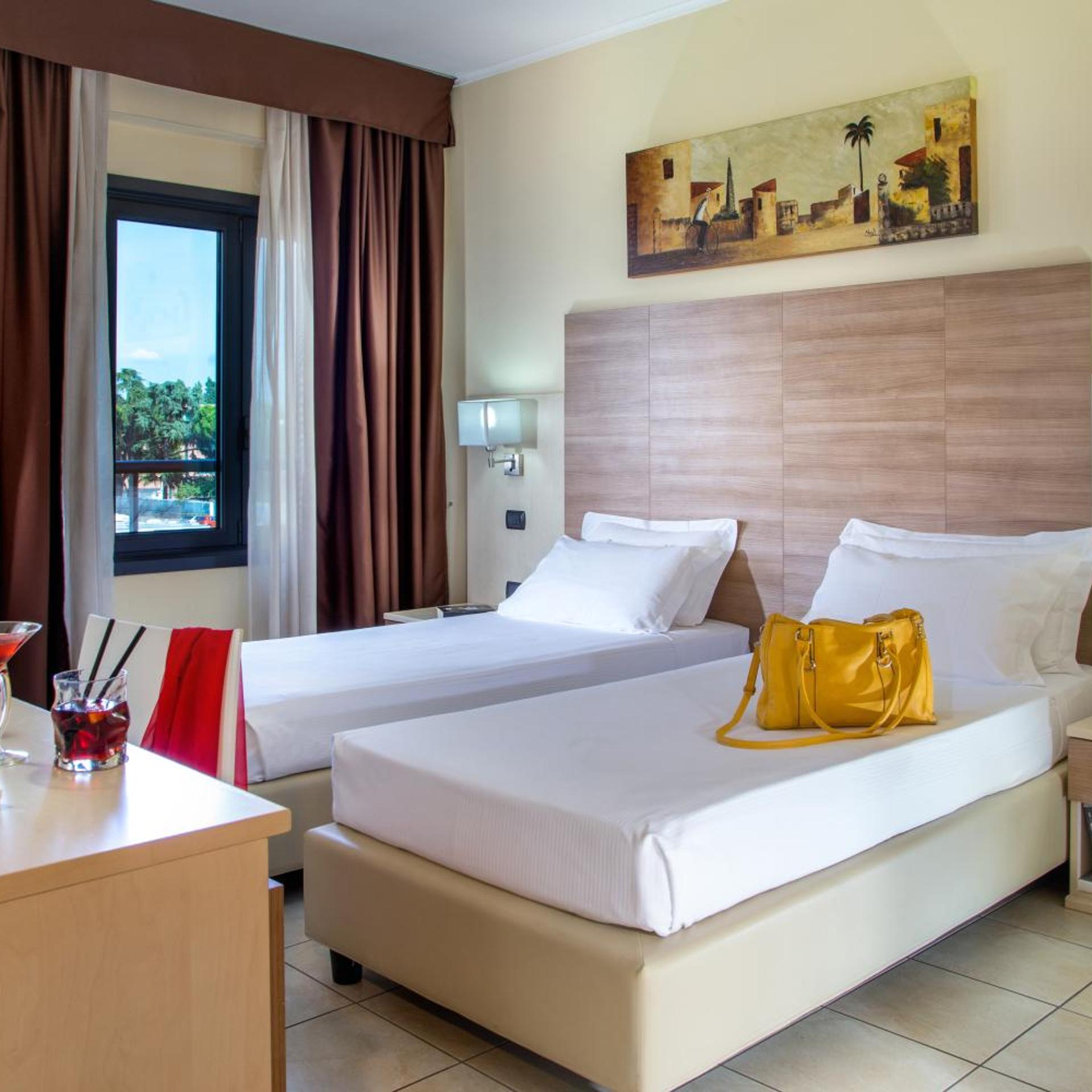 EXECUTIVE, DOUBLE OR TWIN BED