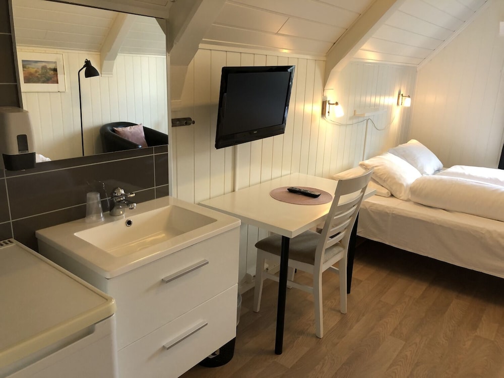 Ami Hotel 17/50