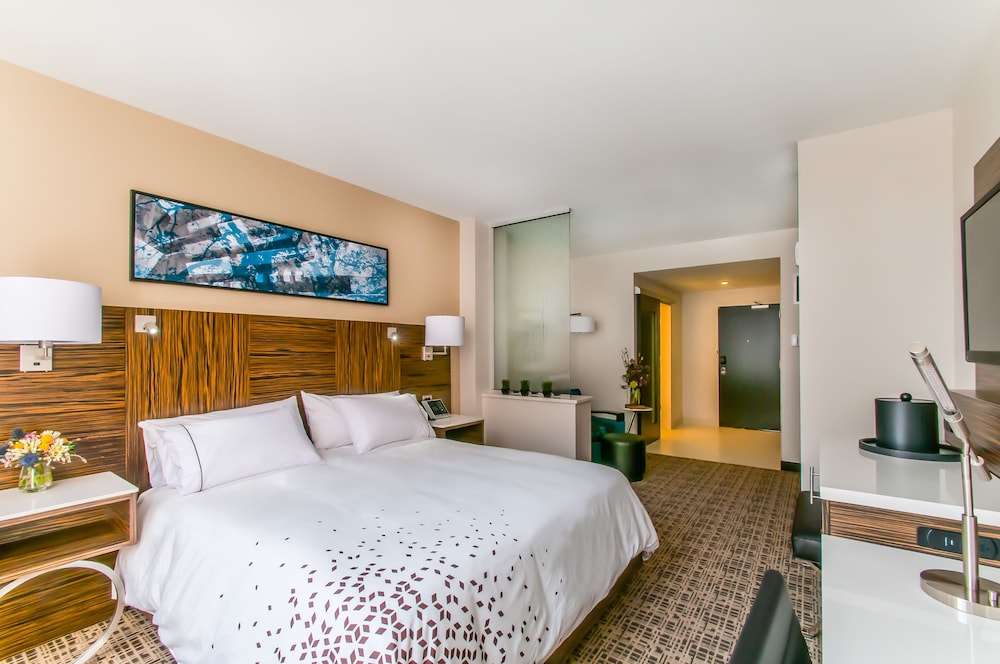RENAISSANCE DENVER DOWNTOWN CITY CENTER HOTEL 7/56