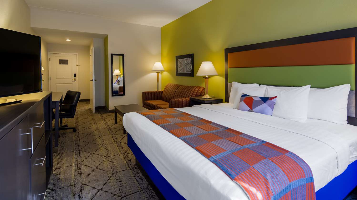 Mini, Suite, King Bed, Sofa