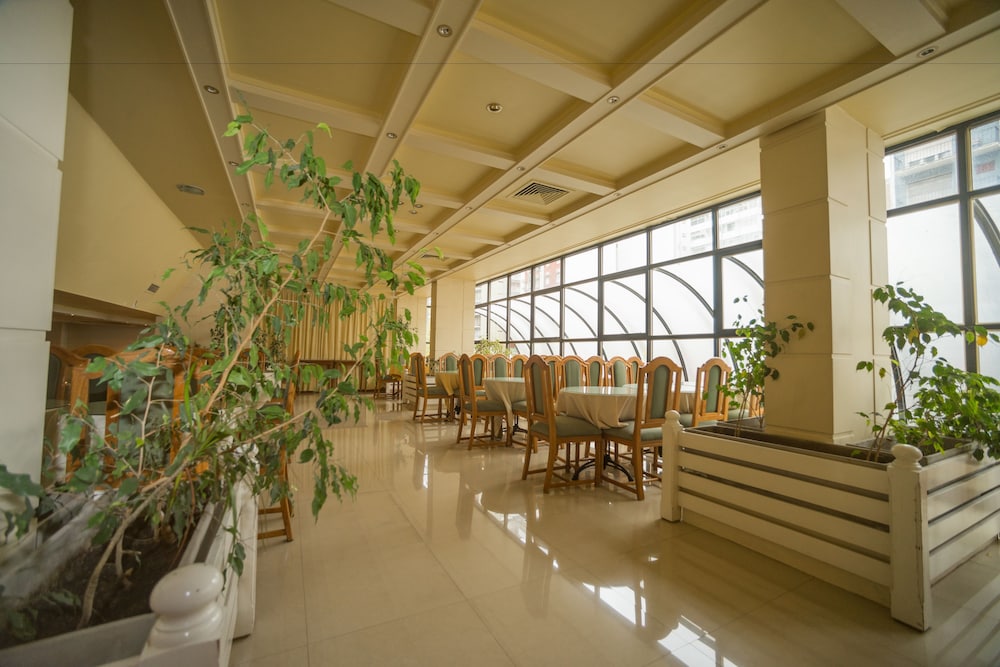 Hotel Versailles 33/39