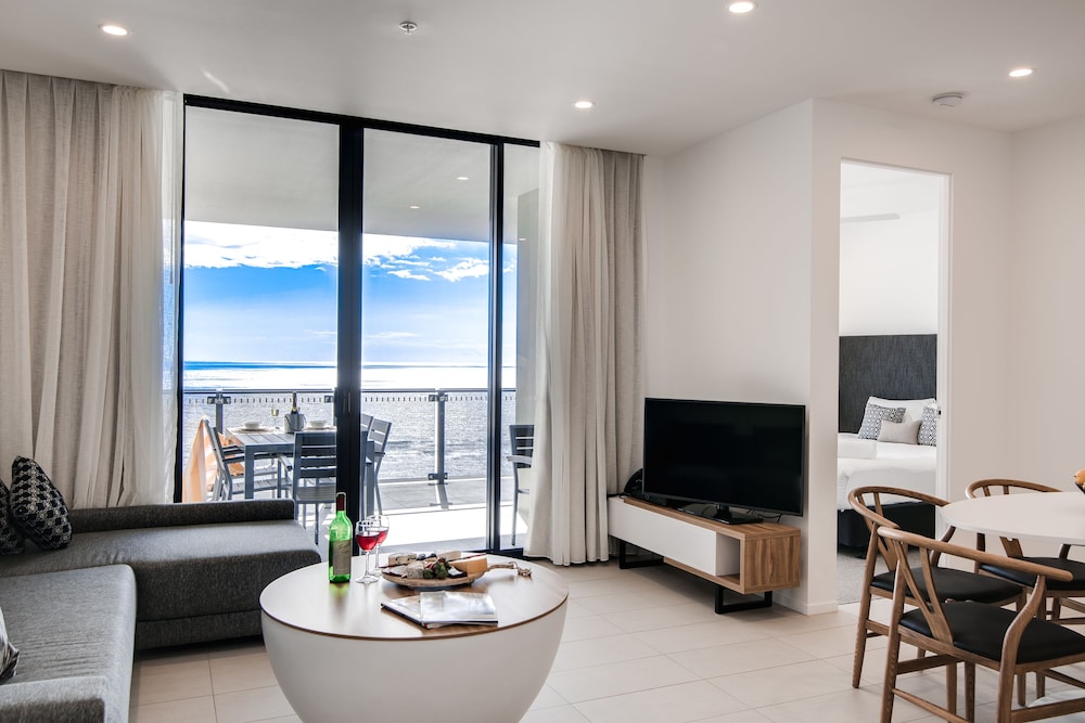 Iconic Kirra Beach Resort 46/72