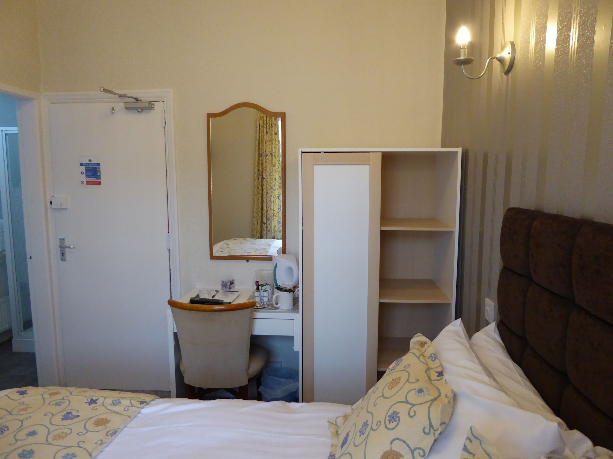 Room, Double Bed