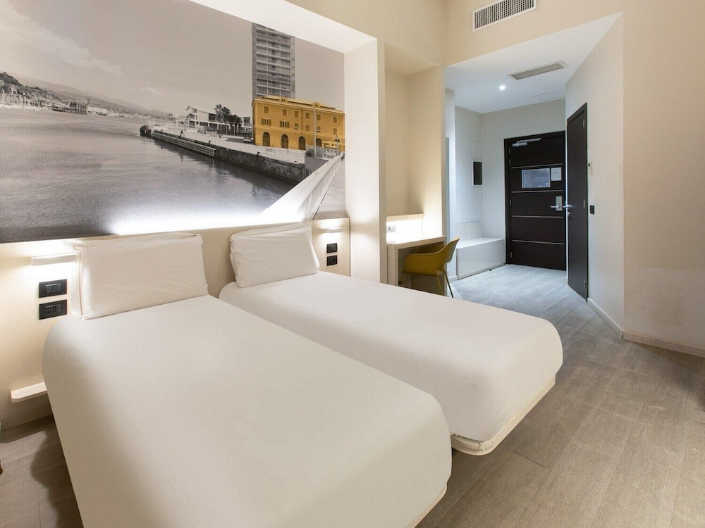 غرفة اقتصادية بسريرين منفصلين، B&B Hotel Savona 2/6