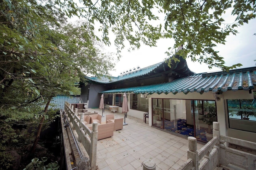 Guilin Crystal Crescent Moon Hotel 6/71