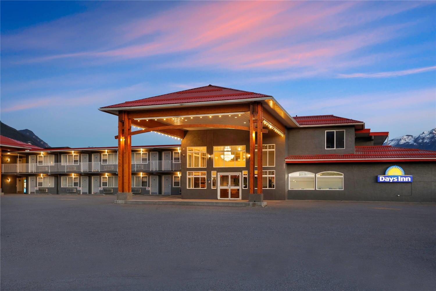 Days Inn By Wyndham Golden 2/41