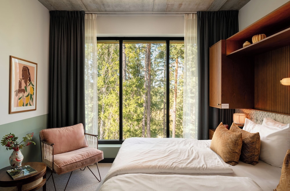 Deluxe, King Bed