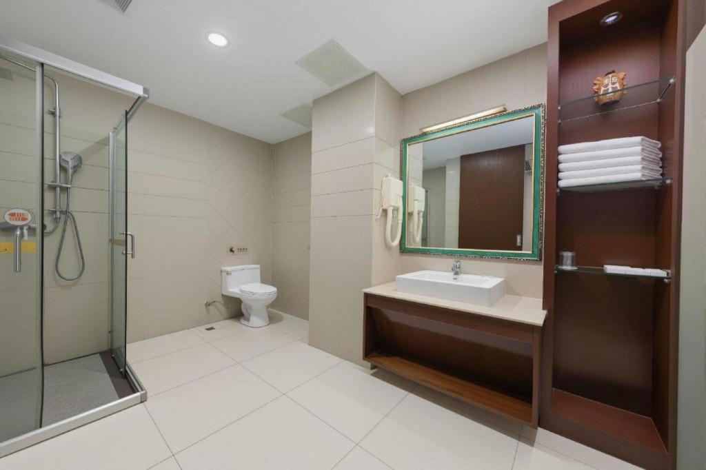 Foshan Emperor Hotel 67/69
