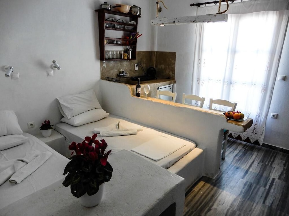 Ioanna Rooms 21/50