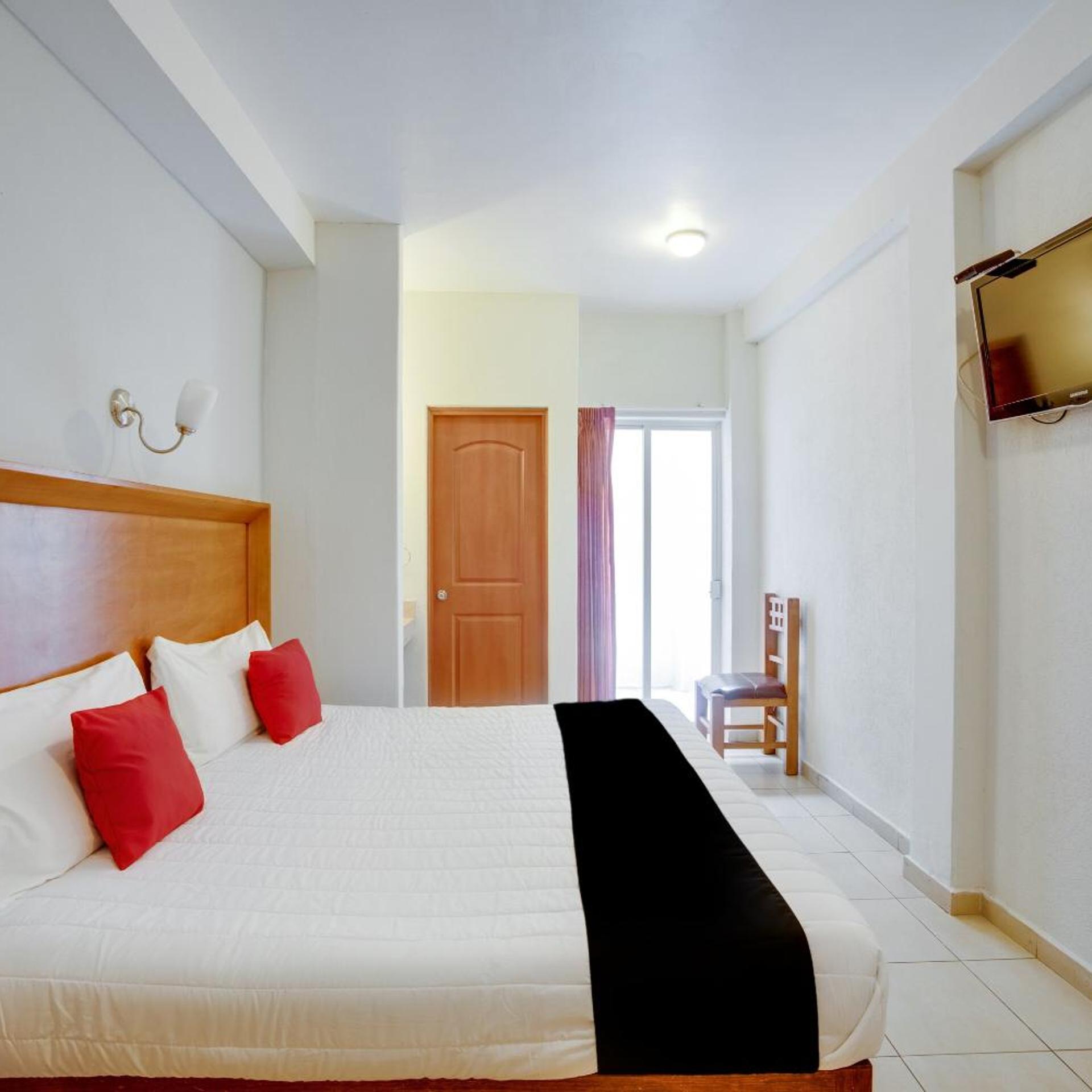 Hotel Patzcuaro 6/56