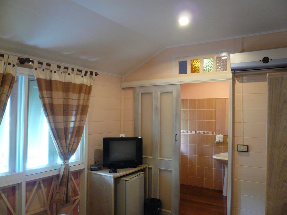 Samsen Sam Place Hotel 51/66