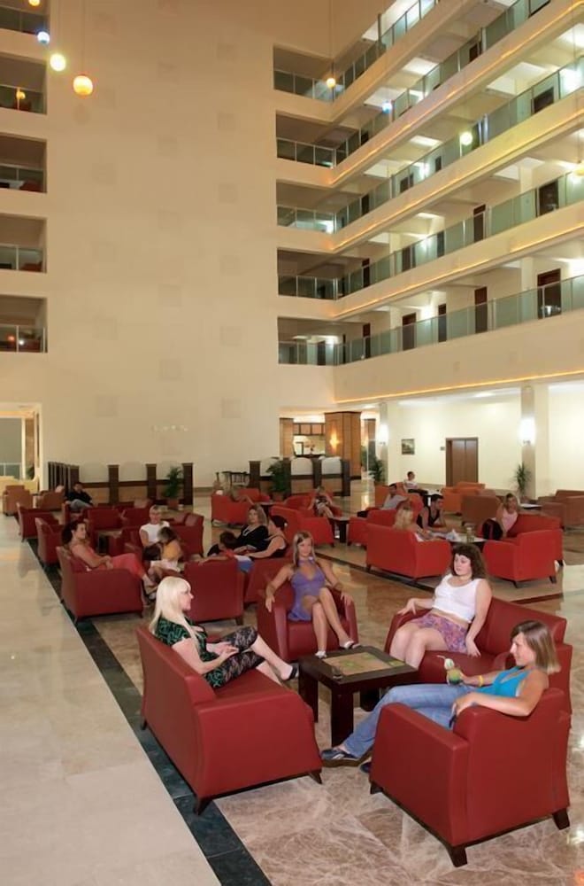 Casa Fora Beach Resort 54/67