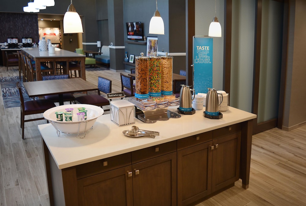 Hampton Inn & Suites Philadelphia/Media 39/47
