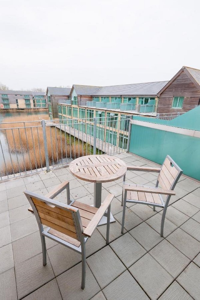 De Vere Cotswold Water Park 49/68