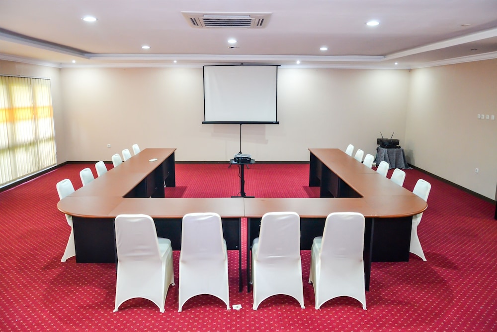 ARSELA HOTEL PANGKALAN BUN 39/42