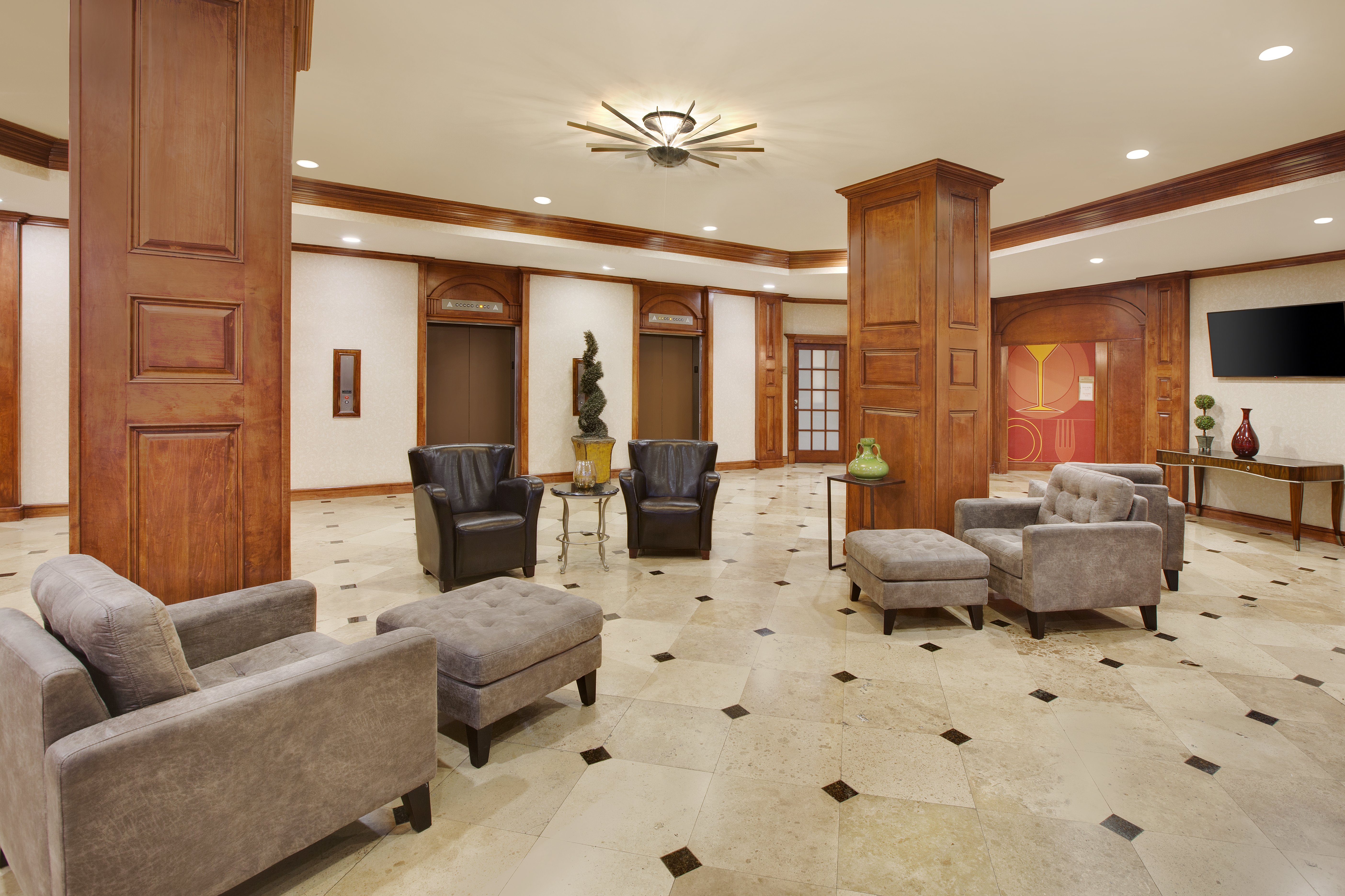 Holiday Inn Market Center Dallas 37/50