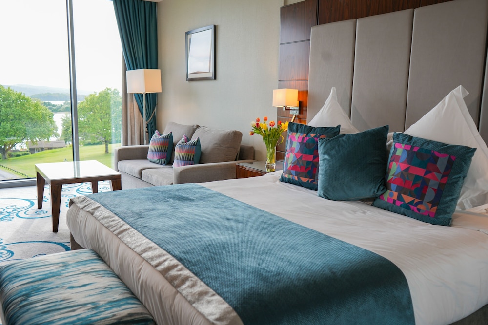 MANOR HOUSE COUNTRY HOTEL 39/56