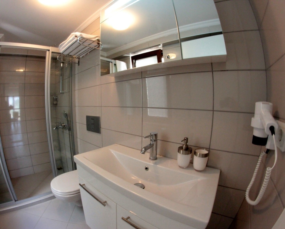 Adacayi Otel 26/27