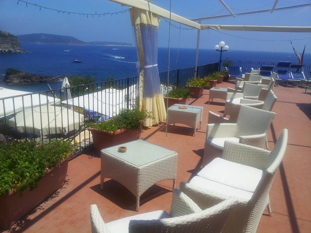 Hotel La Ninfea 49/56