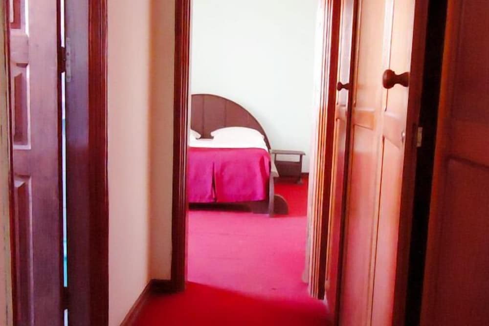 Girafe Hotel 12/31