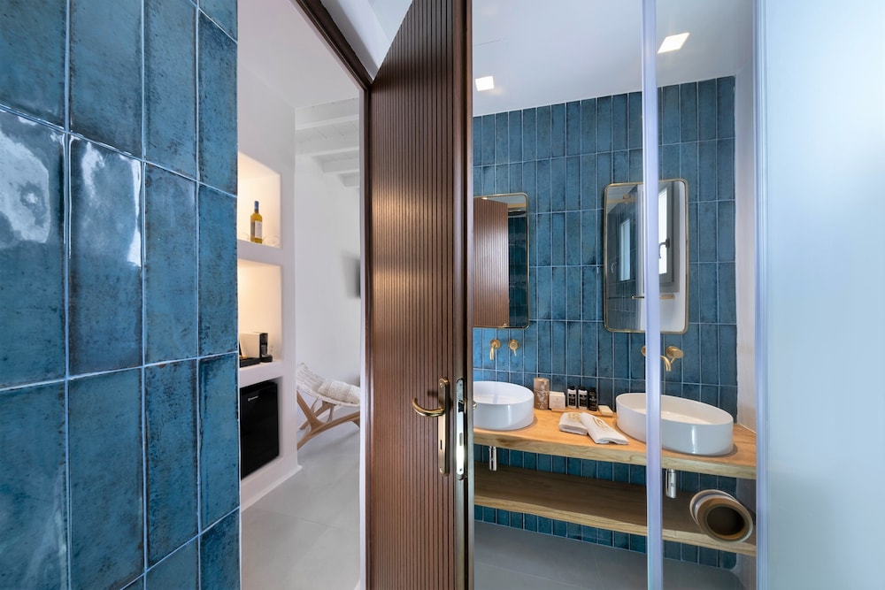 EXECUTIVE, SUITE, SEA VIEW, JETTED TUB