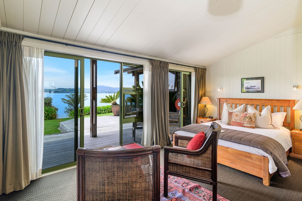 1 Bedroom, Lodge, King Bed, Lake View